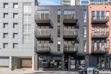 Main picture of 318 W Grand Ave