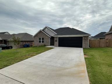 Main picture of 5901 SW Teppee Ave