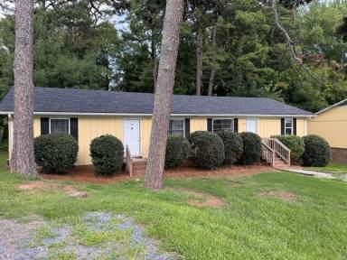 Main picture of 646 Greenfield St