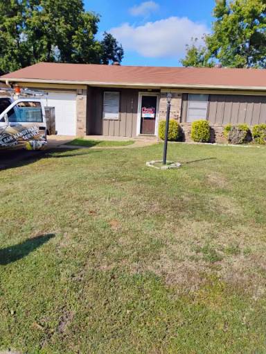 Main picture of 1015 Louise Ln