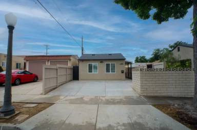 Main picture of 1602 La Golondrina Ave