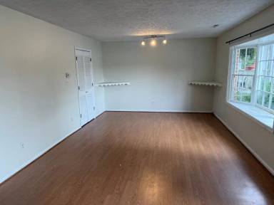 Main picture of 1419 Tunbridge Rd