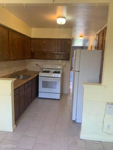 Main picture of 1164 E 100th St