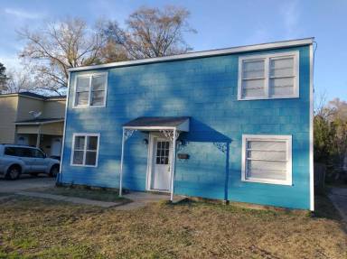 Main picture of 112 E Olive St