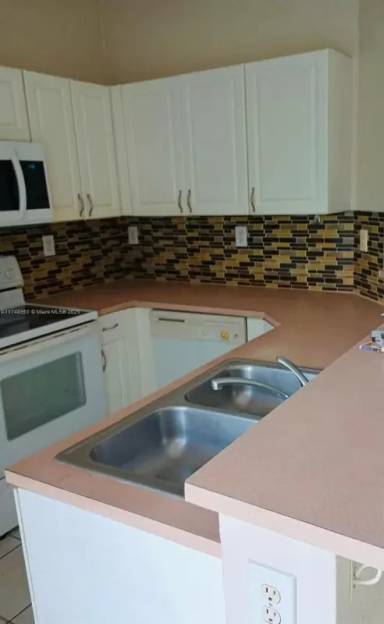 Main picture of 8986 W Flagler St