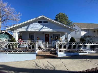Main picture of 351 S Mount Vernon Ave