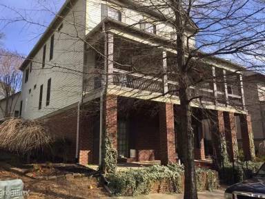 Main picture of 1442 Hedgewood Ln NW