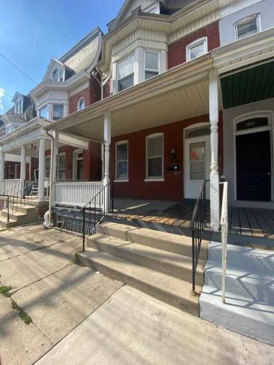 Main picture of 635 W King St