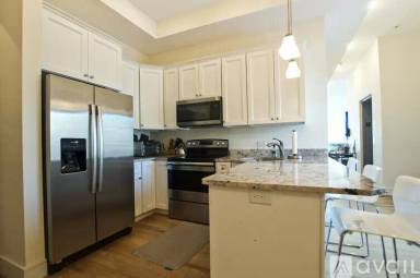 Main picture of 877 Beacon St