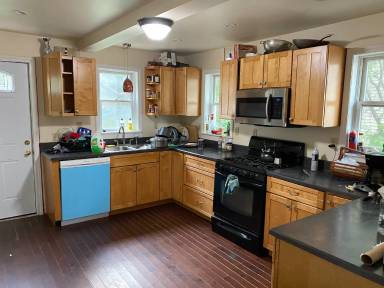 Main picture of 12 Russell St