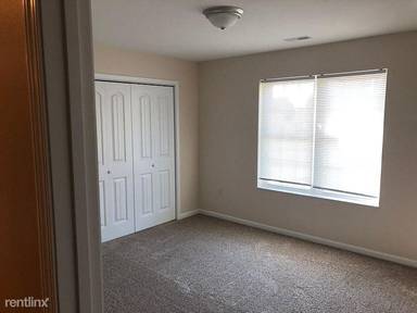 Main picture of 413 W Beacon Ct