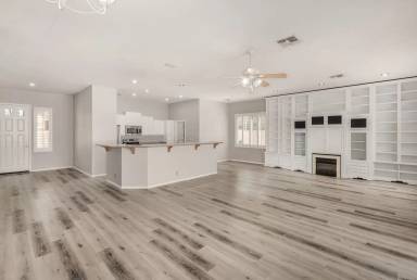 Main picture of 362 N Ashley Dr