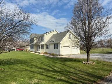 Main picture of 305 Hammond Rd