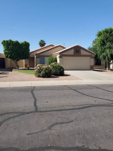 Main picture of 1711 E Amber Ln