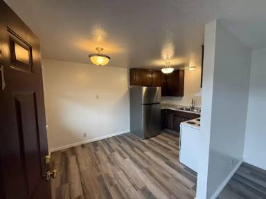 Main picture of 1226 East St