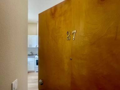 Main picture of 672 Jackson St