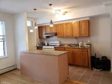 Main picture of 2534 E 19th St