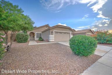 Main picture of 863 E Windsor Dr