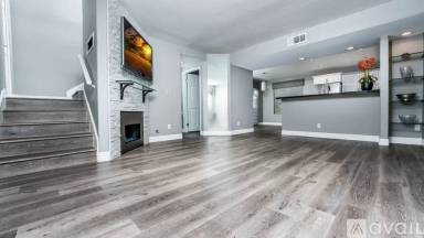 Main picture of 1154 N Sycamore Ave