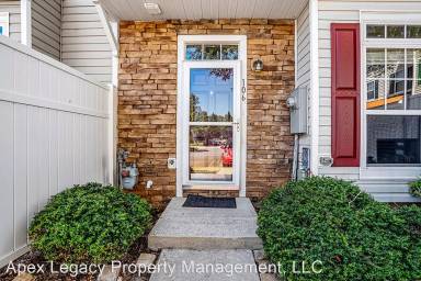 Main picture of Breezewood Condominiums
