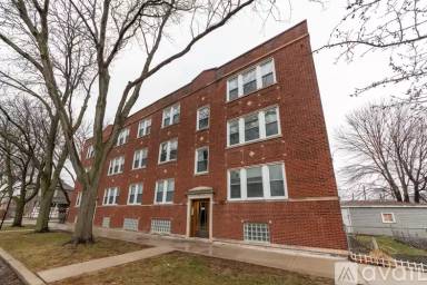 Main picture of 2514 W Belle Plaine Ave