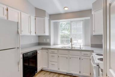 Main picture of 7838 W Prince St
