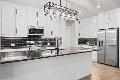 Main picture of 510 W 4th St