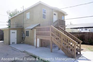 Main picture of 423 Flower St