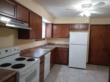 Main picture of 10 Jade Ln