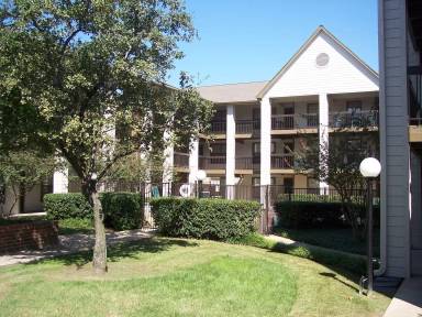 Main picture of Eagles Landing Condominiums