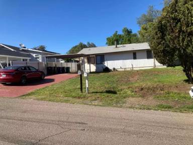 Main picture of 225 Lento Ln