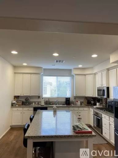 Main picture of 40970 Belleray Ave