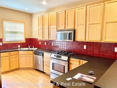 Main picture of 320 Strasburg Dr