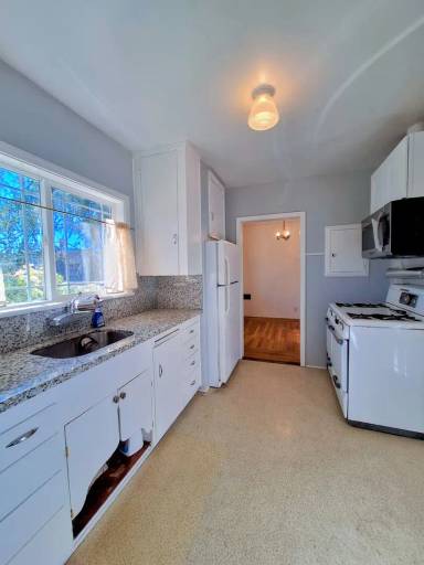 Main picture of 298 N 11th St
