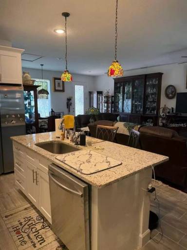 Main picture of 446 Cinnamon Dr