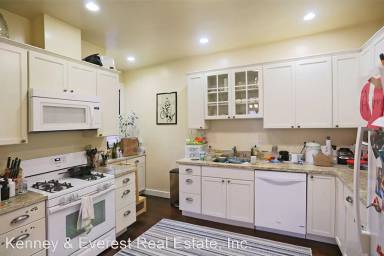 Main picture of 479 Gates St