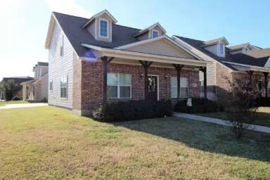 Main picture of 2498 Horse Shoe Dr