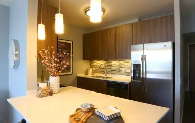 Main picture of 359 W Hubbard St