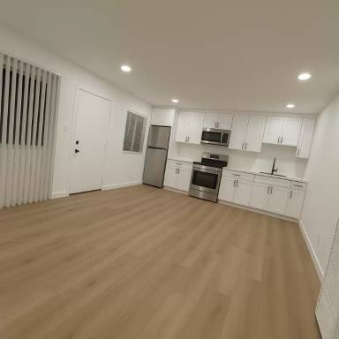Main picture of 331 W Windsor Rd