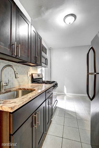 Main picture of 516 W 174th St