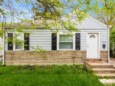 Main picture of 2466 Vendome Dr