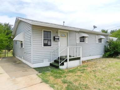 Main picture of 1748 SW 12th St