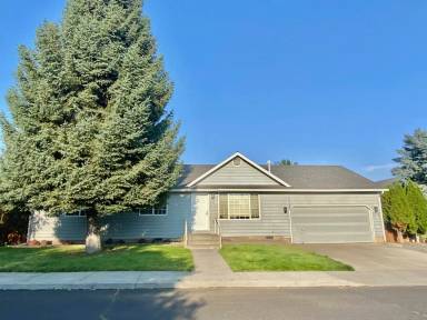 Main picture of 3191 NE Eddie Ct