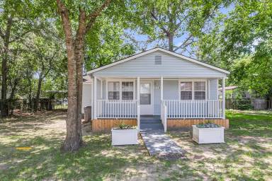Main picture of 2113 Taylor St