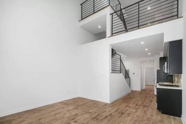Main picture of 1246 N Front St