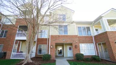Main picture of 426 Waterford Lake Dr