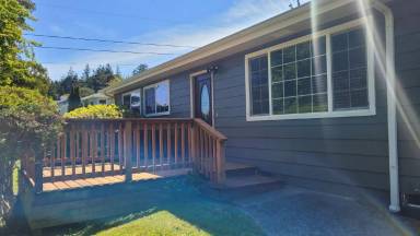 Main picture of 2272 Madrona St