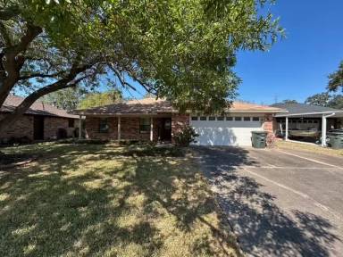 Main picture of 3909 Seminole Ct