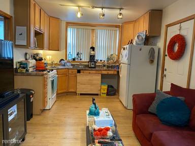Main picture of 1045 N Western Ave