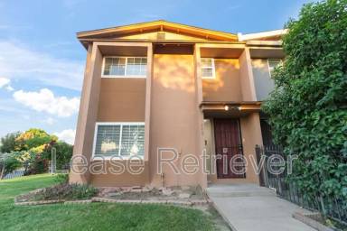 Main picture of 990 Palm Cir